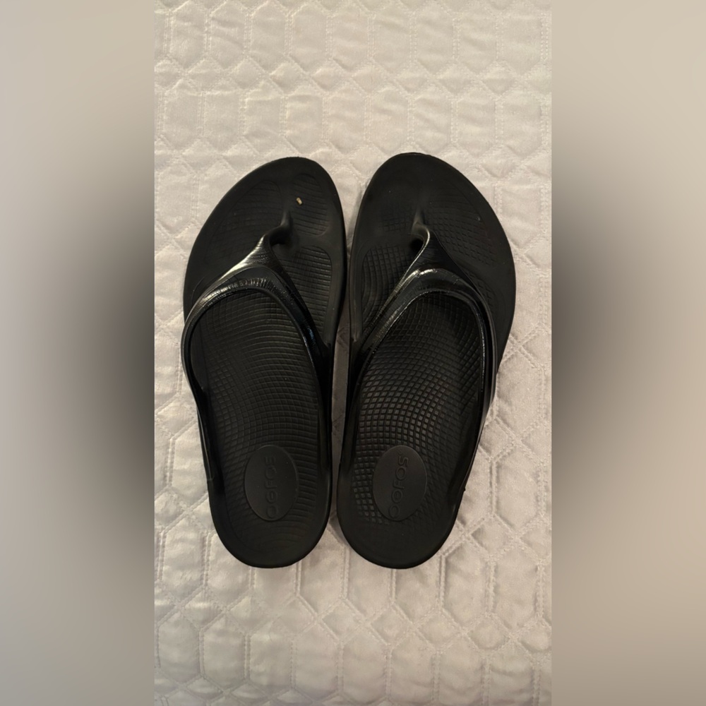 OOFOS Black Women's Flats & Loafers